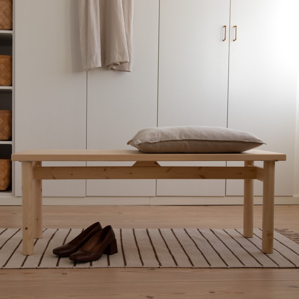 pohled ze spodu pace bench