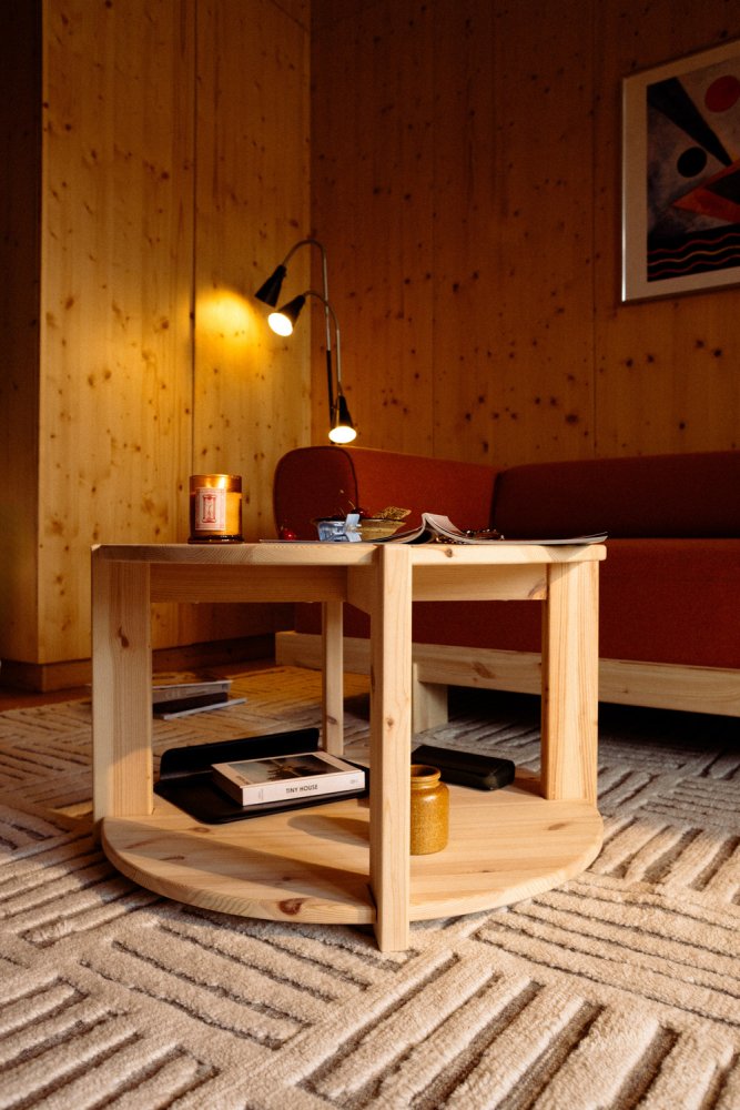 pohled ze spodu tuck table