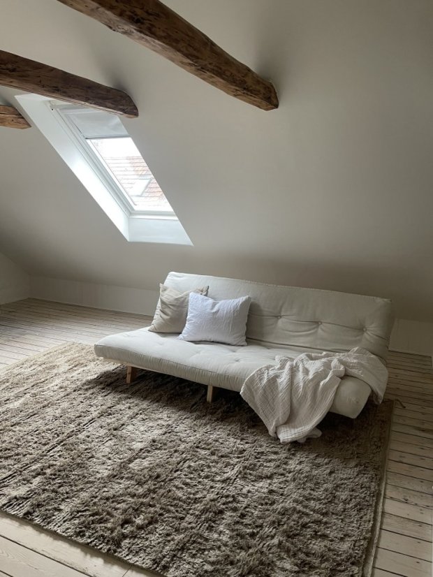 sofa LEAN natural pine (pohovka z borovice) - Barva: karup natural, barva futonu: natural 701