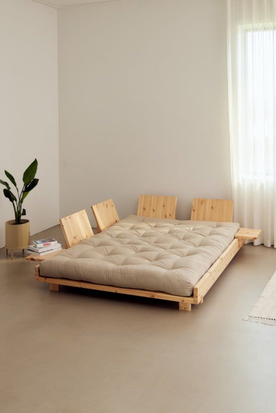 sofa SOCIAL natural pice (pohovka z borovice) - barva: natural (lak), rozměr: 140x200x15 cm + 2 opěrná čela a 2 boční stolíky, barva futonu: beige 747