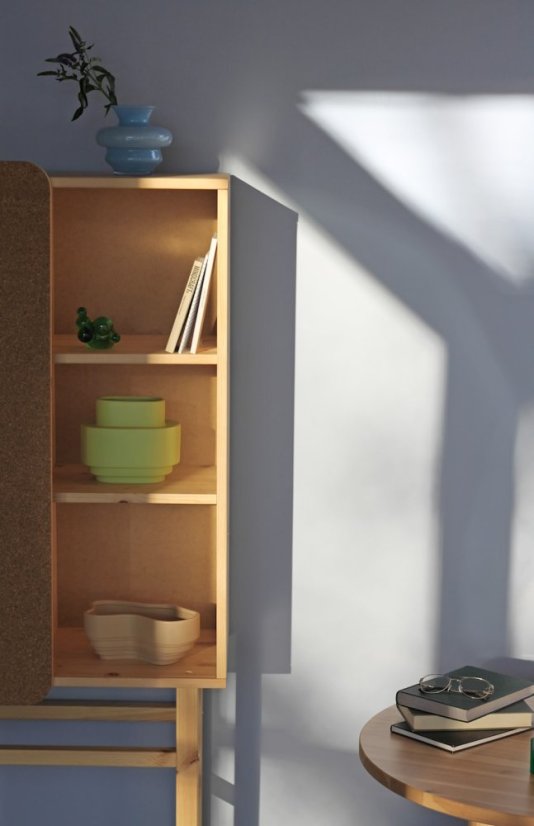 SLIDE CABINET W. PINBOARD