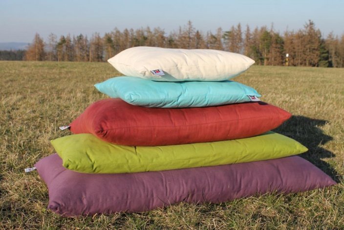 POLŠTÁŘ natural pillow (bavlna) - Barva: Dark bordeaux