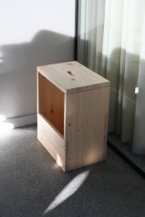 table GRAB-IT (stolík)