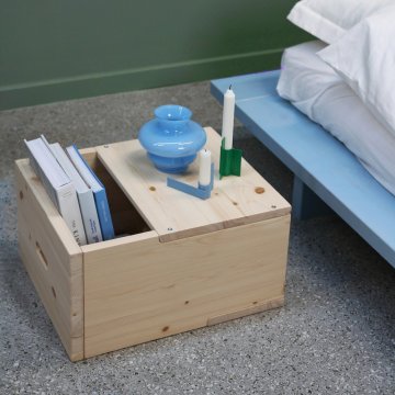 bedside tables (noční stolíky)