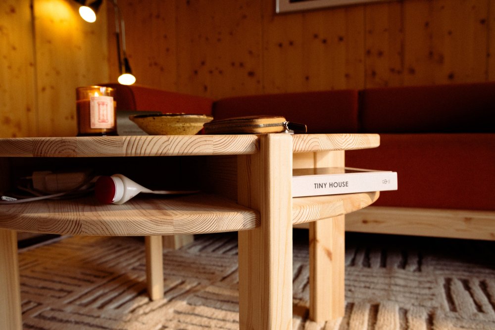 tuck table