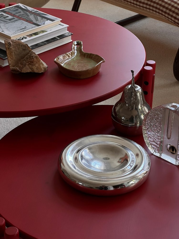 pohled ze spodu sticks table