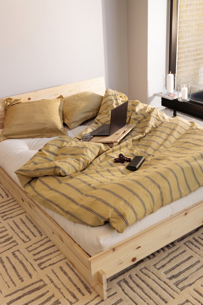 latch bed